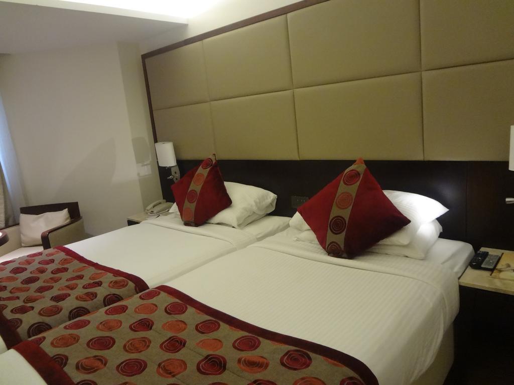 Ramee Guestline Hotel Juhu Мумбаї Екстер'єр фото